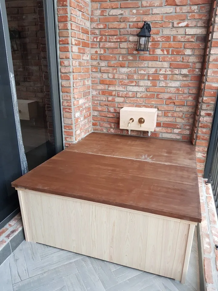 기존 욕조 철거 작업